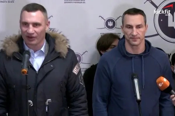 Cựu danh hiệu hạng nặng Wladimir và Vitali Klitschko thề bảo vệ Ukraine trước sự tấn công của Nga