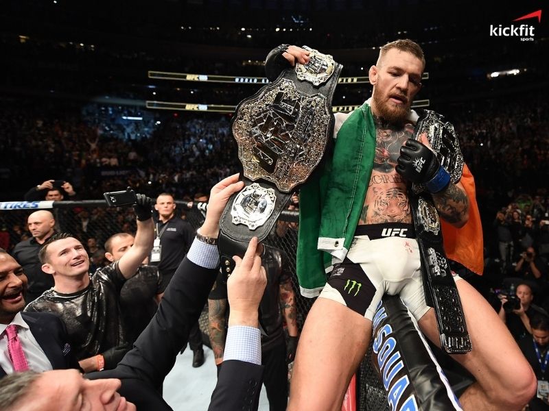 Nhà vô địch 2 hạng cân đầy tai tiếng của UFC - Conor McGregor