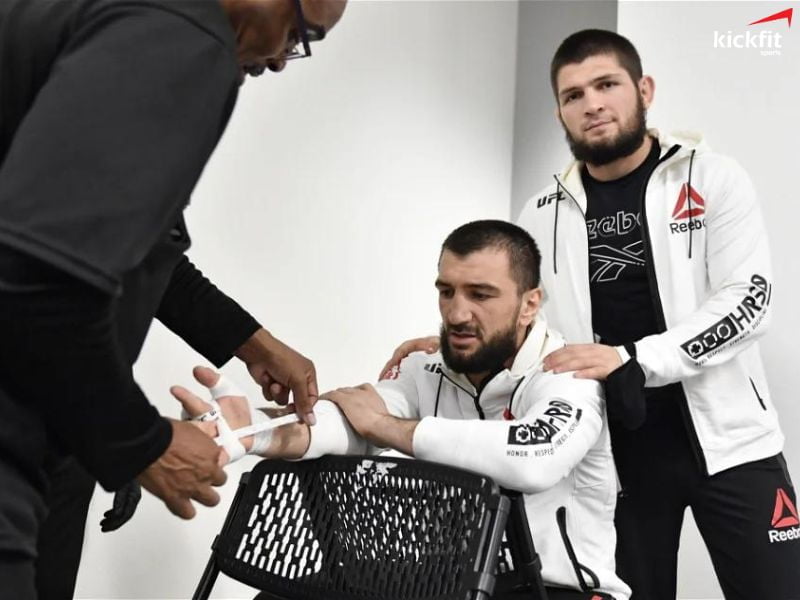 Abubakar Nurmagomedov em họ với huyền thoại Khabib Nurmagomedov bị loại khỏi danh sách UFC