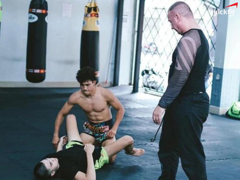Duy Nhất tập luyện xuyên tết để chuẩn bị cho trận đấu tái xuất MMA