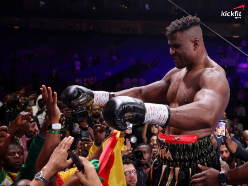Boxing mới là ước mơ khiến Francis Ngannou quyết định rời Cameroon