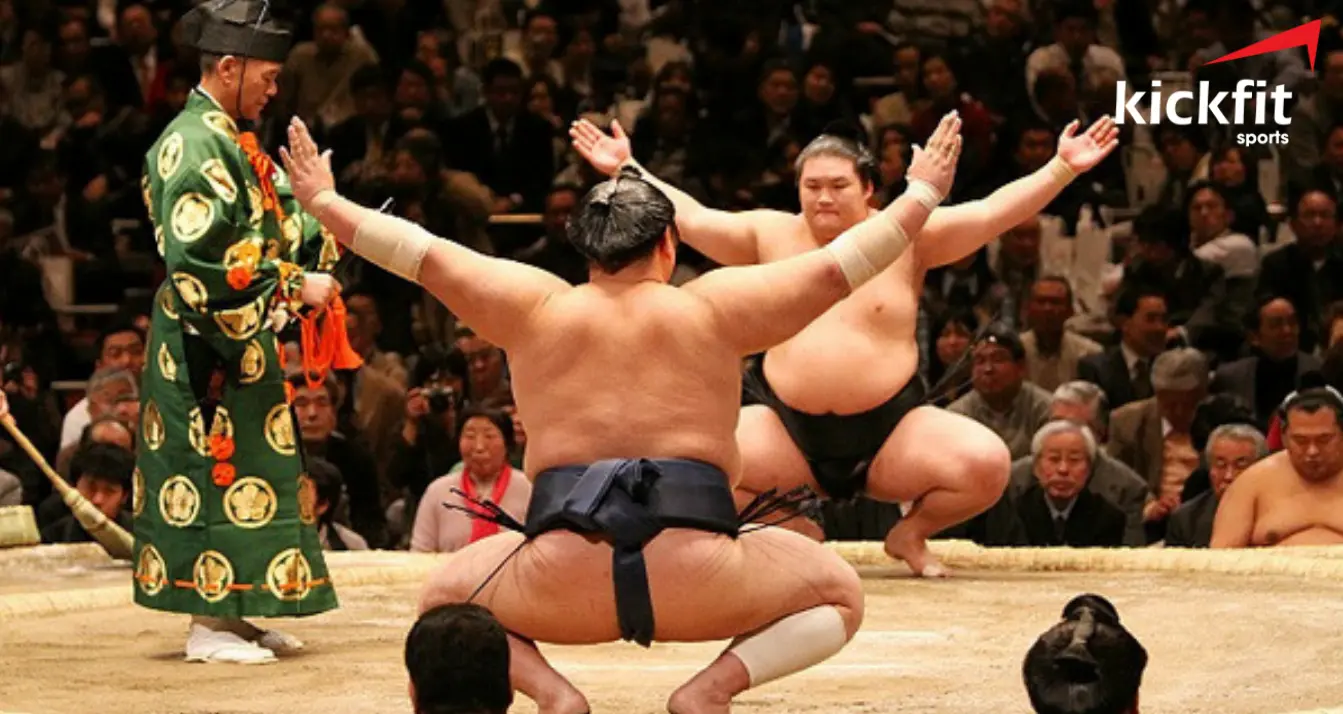 Đấu vật Sumo là môn thể thao có tính chất tôn giáo cao