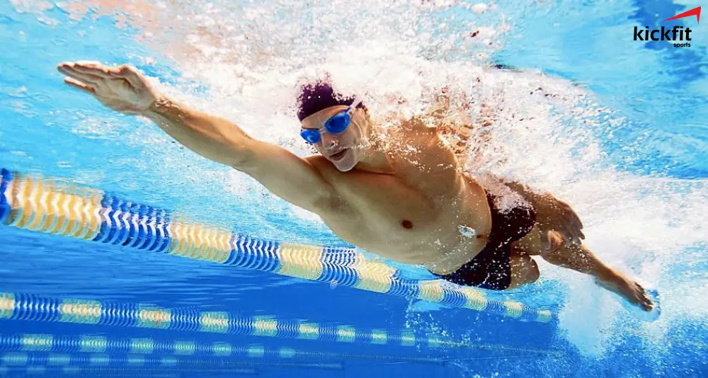 Lợi ích của bơi lội là phát triển cơ bắp toàn diện