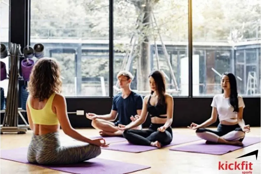 Chọn Giáo Viên Yoga: 4 Điều Cần Nhớ Để Có Giáo Viên Phù Hợp