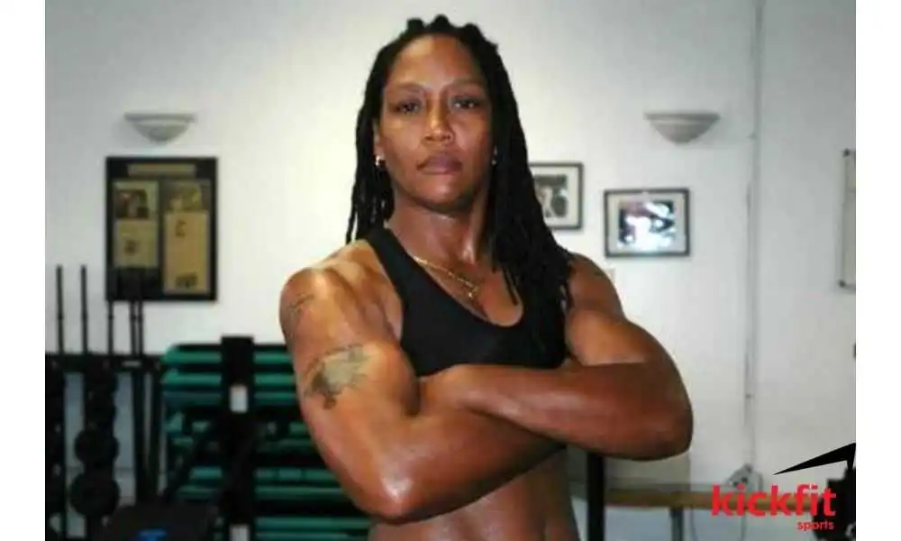nu-vo-si-quyen-anh-Ann Wolfe