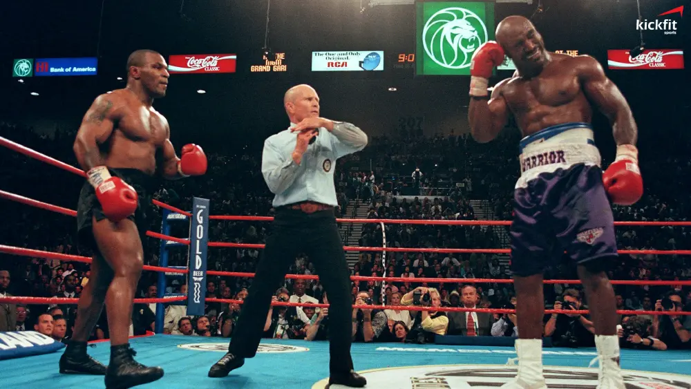 Mike Tyson vs Holyfield là trận đấu gây tranh cãi nhưng lại lọt top 10 trận đấu có doanh thu cao nhất