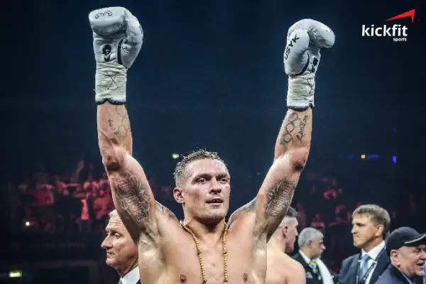 Nhà vô địch WBA – Dmitry Bivol nêu ra 3 võ sĩ mạnh nhất thế giới bất kể hạng cân.