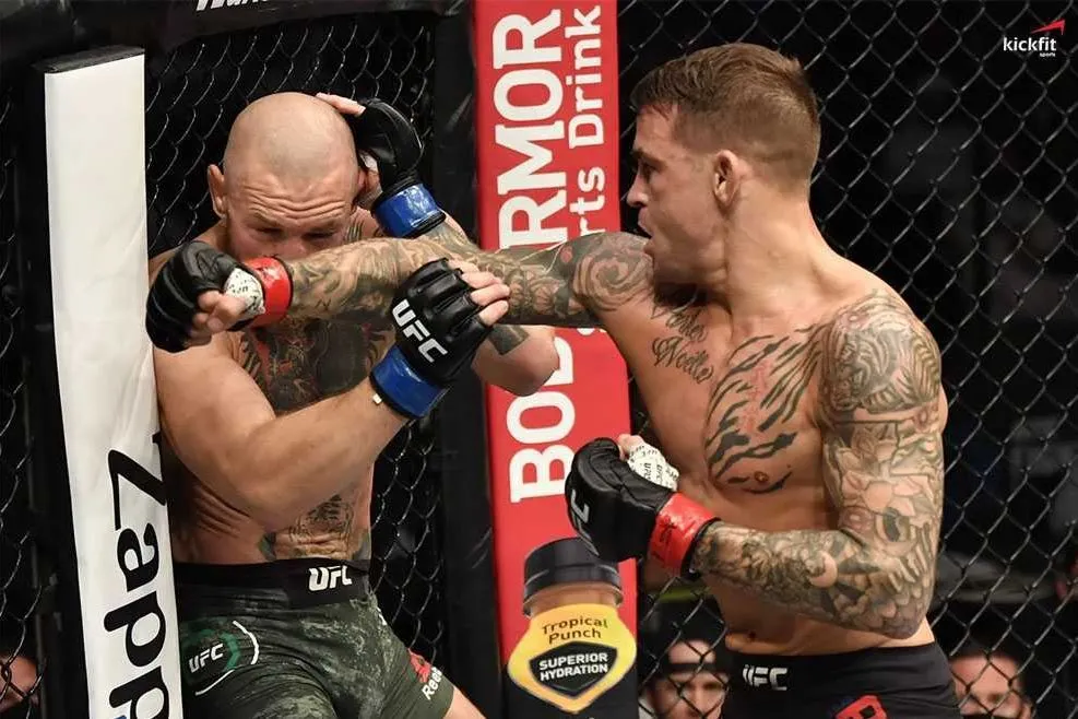 Dustin Poirier hạ gục Conor McGregor trong sự kiện chính UFC 257