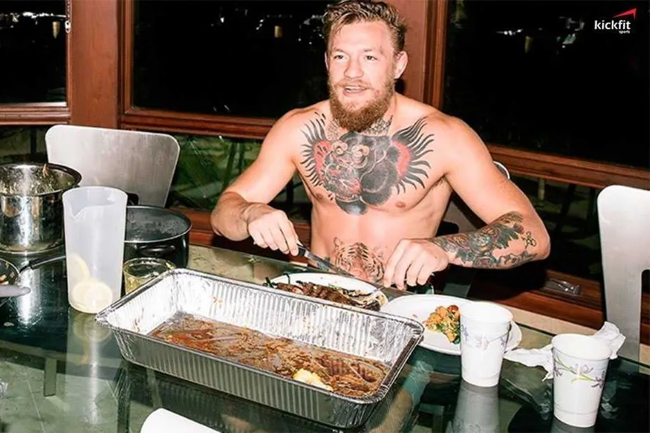 Nhà vô địch Conor McGregor tiết lộ về chế độ dinh dưỡng để có sự thay đổi hình thể đáng kinh ngạc