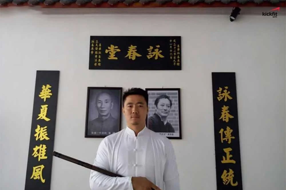 Đệ tử 4 đời của Diệp Vấn gây bất ngờ khi hạ gục võ sĩ karate