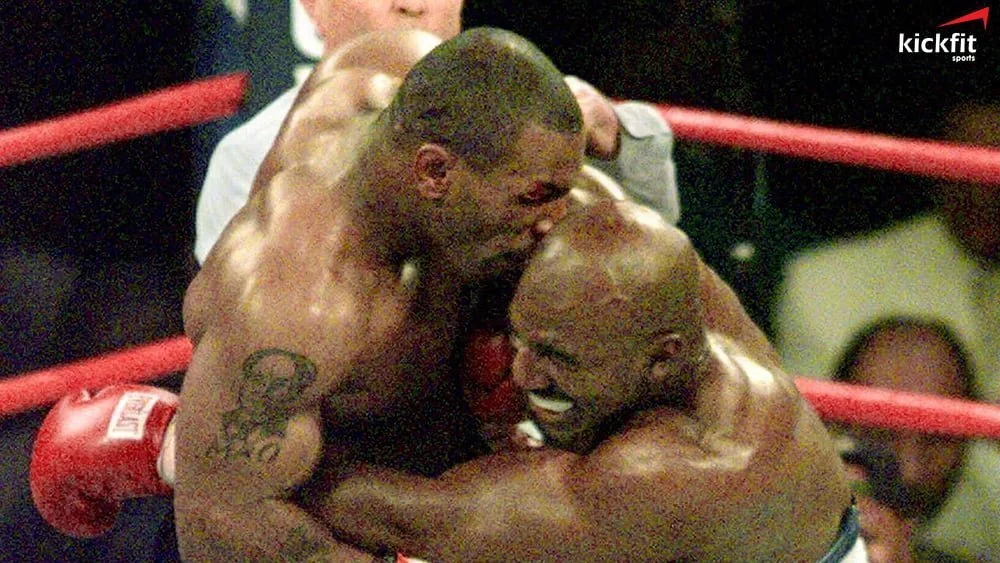 mike-tyson-can-tai-evander-holyfield