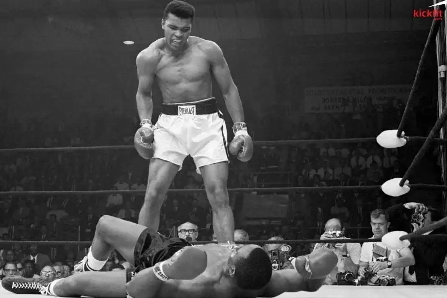 Sự nghiệp của Muhammad Ali vĩ đại như nào? bị dính hơn 200.000 cú đấm vào đầu