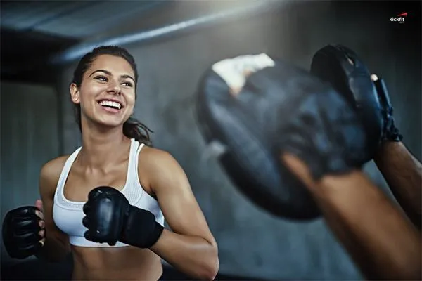 Chia sẻ từ HLV: Bài tập boxing 20 phút cho nữ xây dựng sức mạnh và sự tự tin
