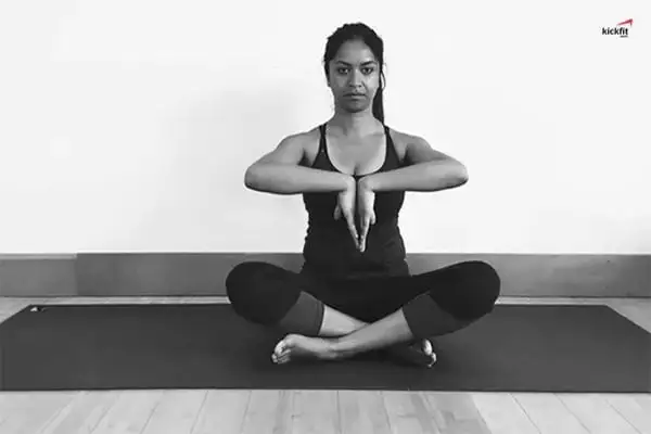 Xua tan chứng đau cổ tay ở người tập yoga với 6 bài tập đơn giản