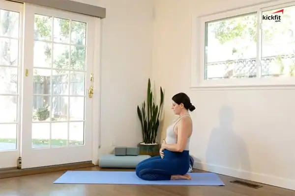 yoga-truoc-khi-sinh-voi-tu-the-vajrasana