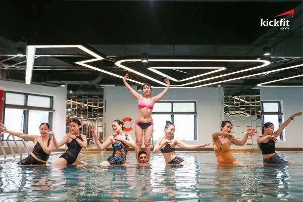 Aqua Zumba là gì? Khám phá các lớp học nhảy zumba dưới nước độc lạ tại Hà Nội