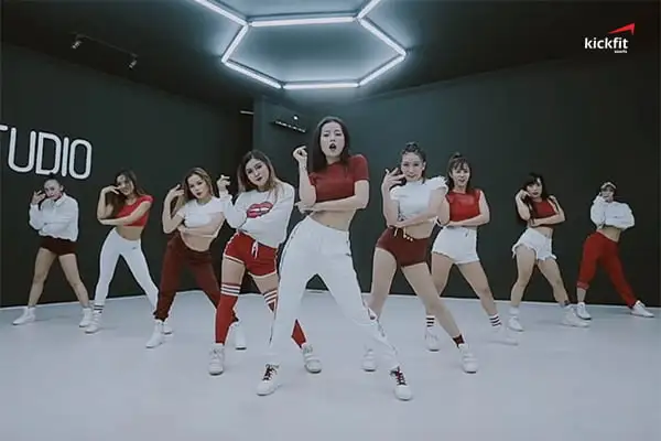 lop-hoc-nhay-tiktok-dance-chuyen-nghiep-cho-nguoi-moi-bat-dau