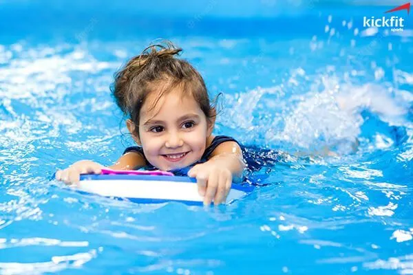 Khoá học bơi cho trẻ em nhanh và an toàn tại Hà Nội