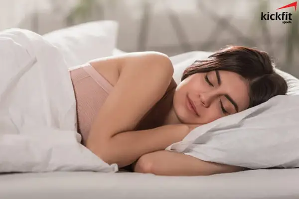 Hãy ngủ đủ 8 tiếng mỗi ngày để cơ thể được nuôi dưỡng, phục hồi.