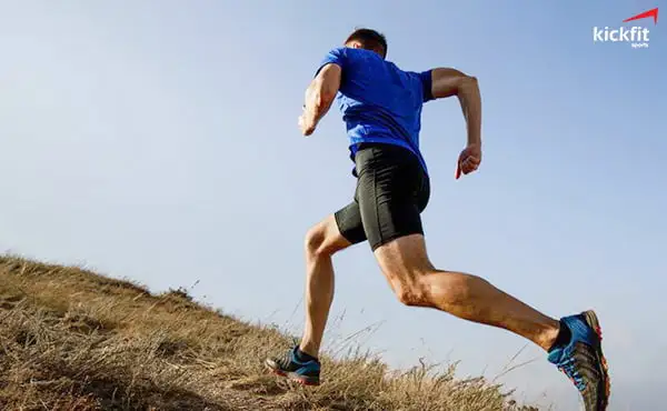 Chạy bộ giúp chúng ta phát triển phần bắp chân, cơ bụng và hơi thở