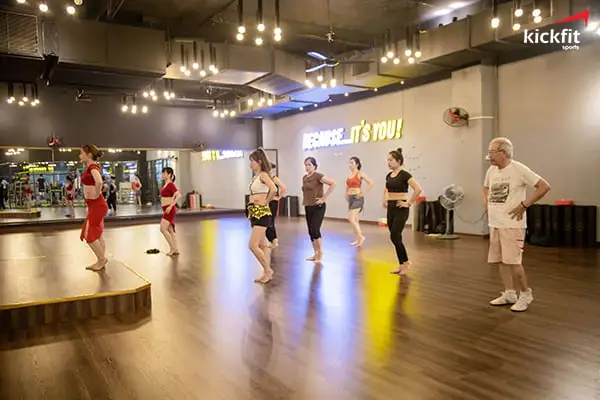 Khi tham gia lớp nhảy zumba ở Hà Đông bạn sẽ được luyện tập mỗi buổi 45 - 60 phút 