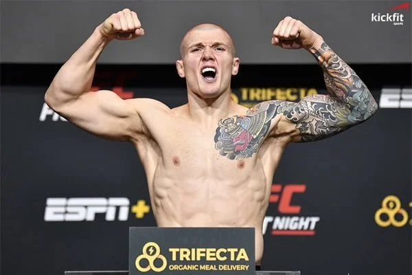 vo-si-hang-trung-ufc-Marvin-Vettori