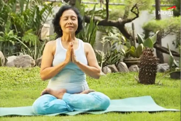 Yoga-duong-sinh-co-the-chong-lao-hoa