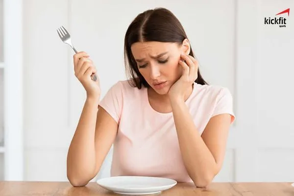 9 cách đối phó với cơn đói khi ăn kiêng