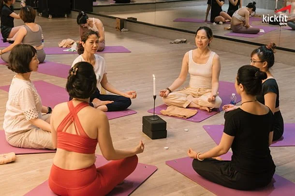 Yoga nến hay Thiền nến là một phương pháp tập luyện Yoga tịnh tâm bằng ánh lửa