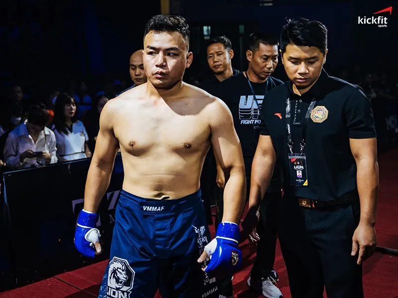 dang-hoang-minh-tay-dam-no-6-cua-hang-can-77kg-lion-championship-compressed