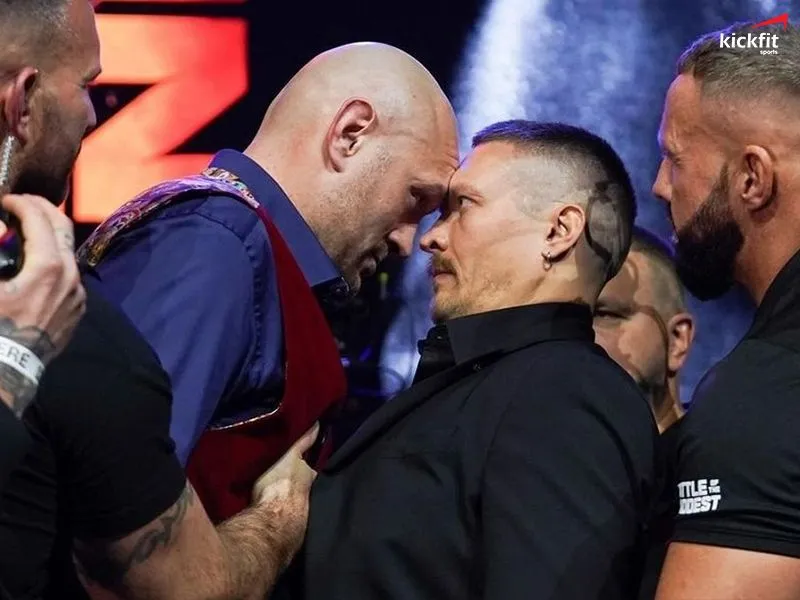 Tyson Fury và Oleksandr Usyk suýt đánh nhau trong buổi face-off
