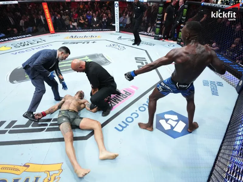 Chiến thắng K.O của năm: Adesanya KO vs. Pereira II tại UFC 287