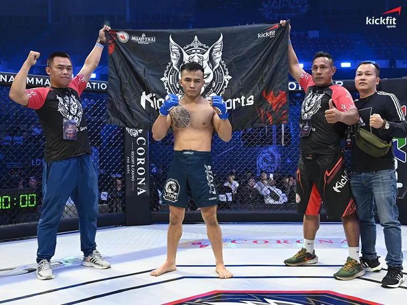 Dư Văn Thuận knockout Trần Ngọc Lâm ngay phút 1 hiệp 1