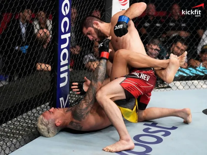Tin tức MMA 29/12: Islam Makhachev có thể tiếp tục đánh bại Charles Oliveira?