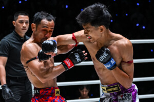 Aliff Sor Dechapan defeats Sam A Gaiyanghadao a13t The Inner-Circle 23 on July 24