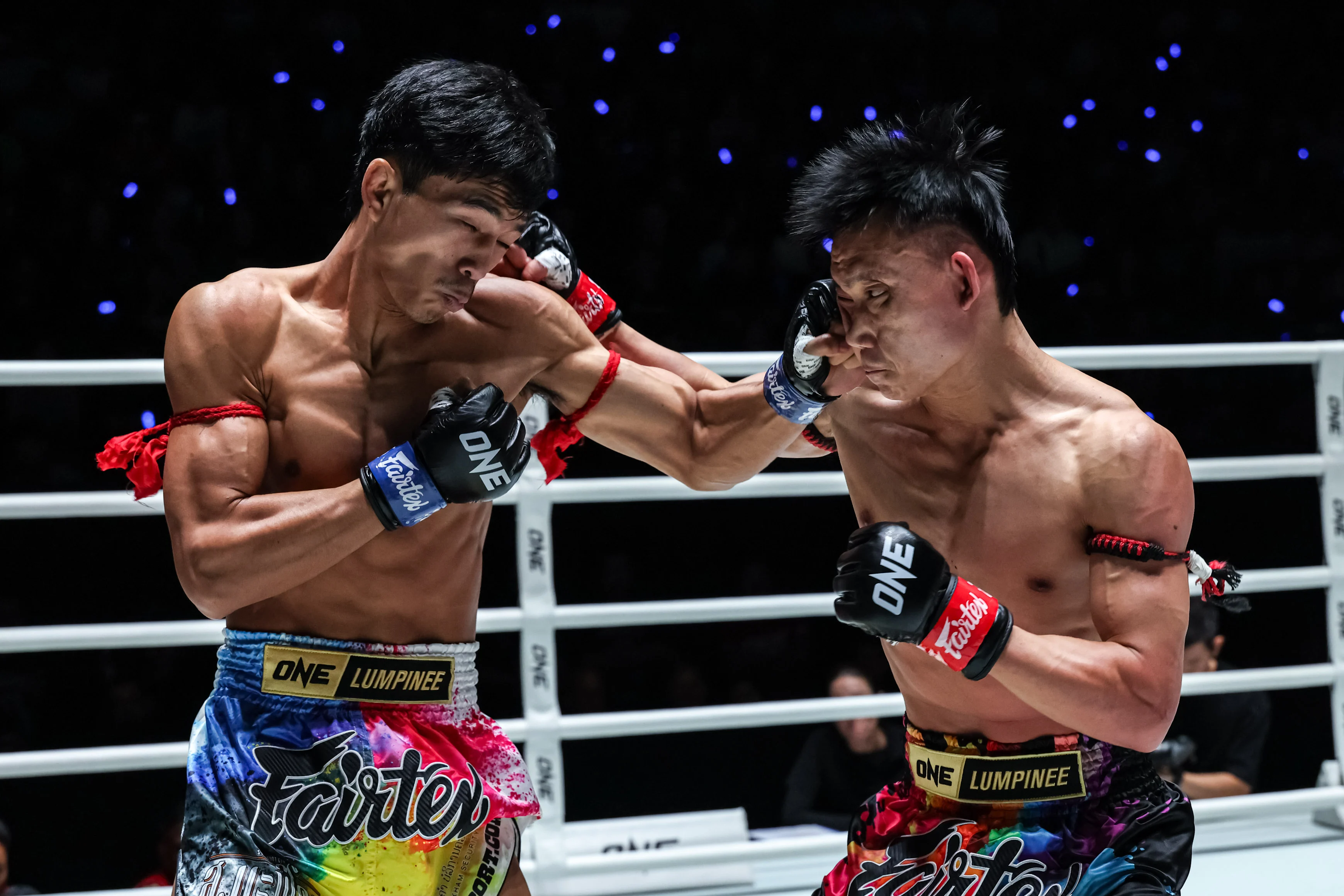 Wanchainoi PK vs Petnamkhong at The Inner Circle 26 31.jpg