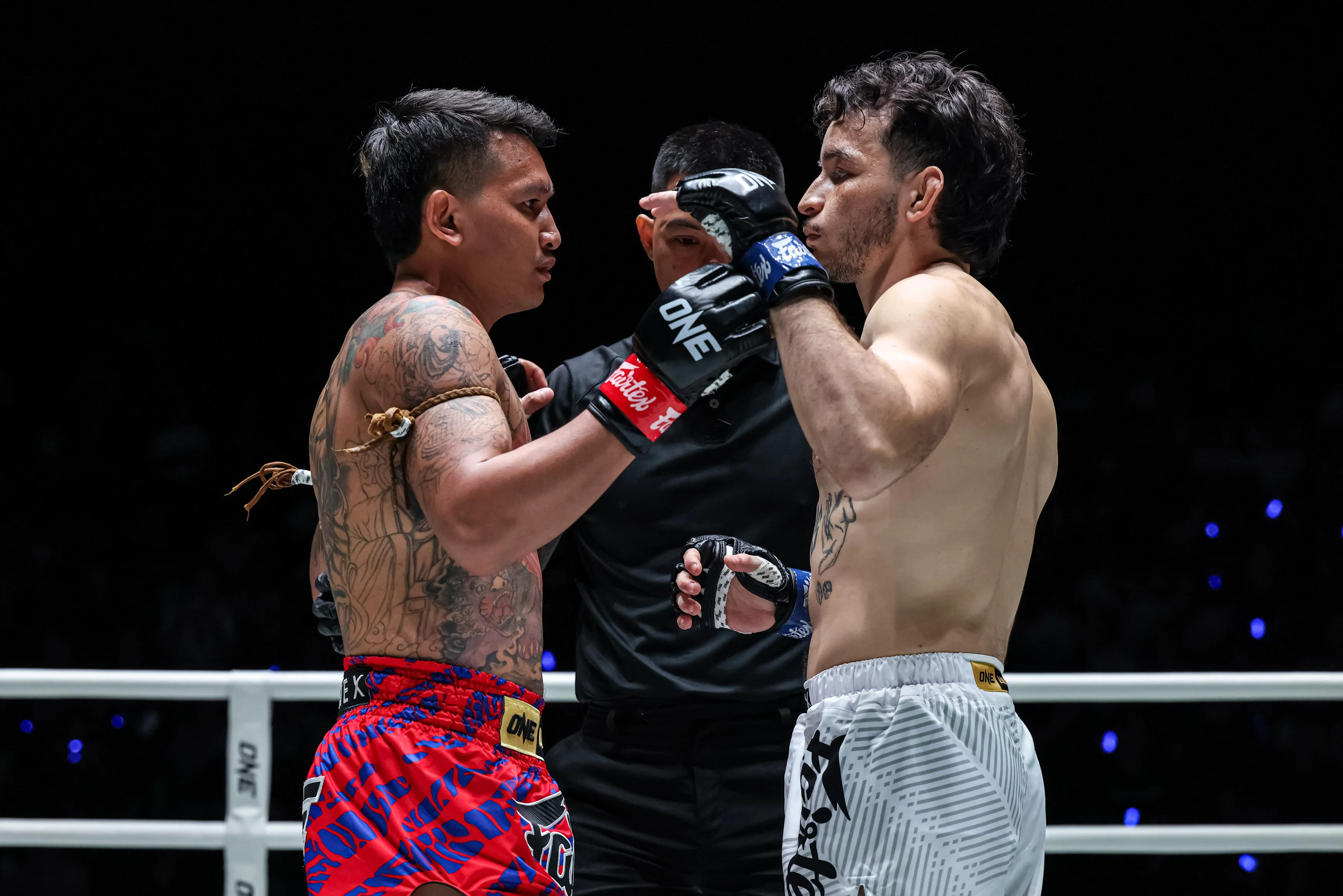 Gingsanglek vs Dmitri Ramos at The Inner Circle 26 2.jpg