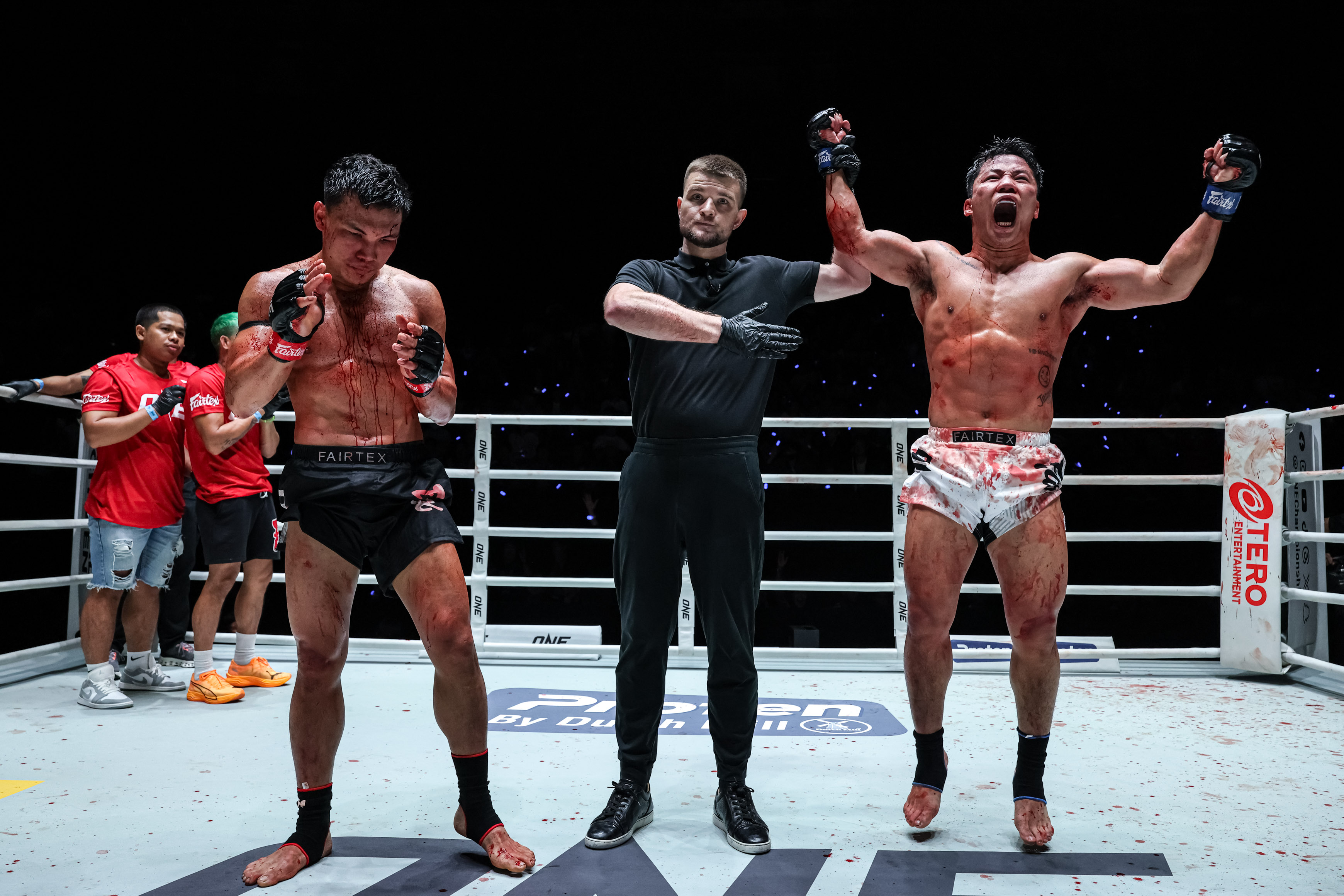 Komawut FA Group Kyaw Swar Win The Inner Circle 27 7.jpg