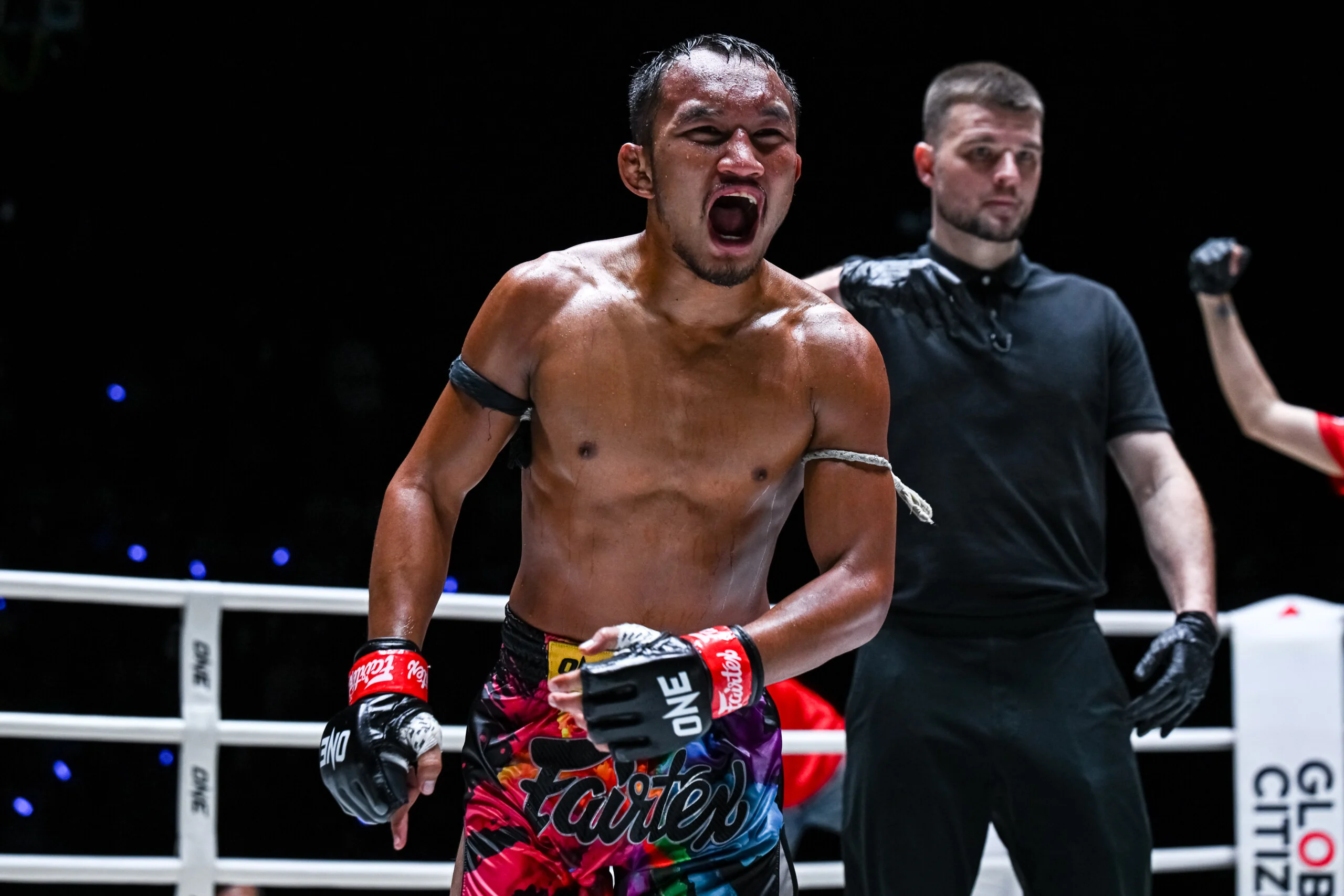 ONE Friday Fights 167: Kết quả trận đồng chính – Công tác clinch của Yokkiri quyết định thắng lợi trước Ali Al-Kinani