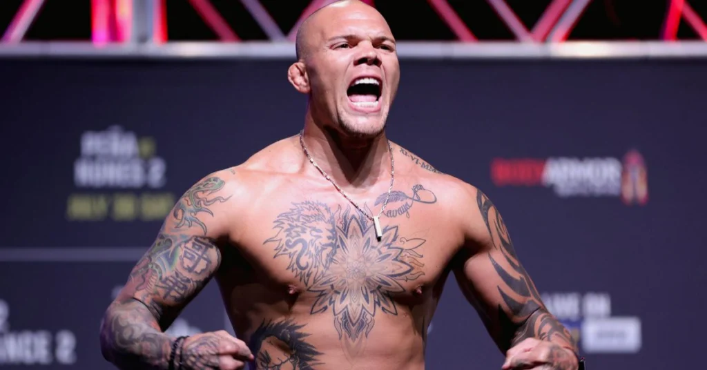 Anthony Smith Calls UFC Legend Two-Faced in Heated Rant "Week Before They Were Calling Him a Cuck"