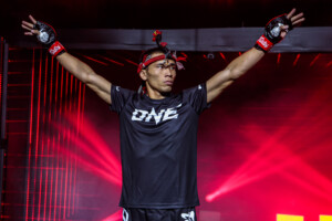 Petmuangsri vs Gregor Thom at The Inner Circle 29 17