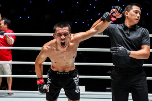 Petmuangsri vs Gregor Thom at The Inner Circle 29 9