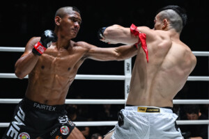 Sangarthit vs Muangthai at The Inner Circle 30 6