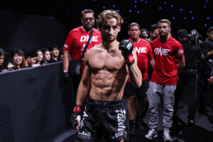 Freddie Haggerty vs Rungruanglek at The Inner Circle 30 2