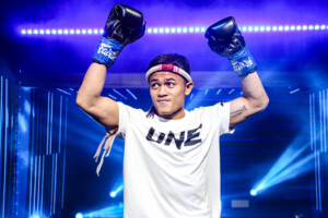 Panpayak VS Lamnamoonlek at The Inner Circle 32 17