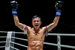 Panpayak VS Lamnamoonlek at The Inner Circle 32 11