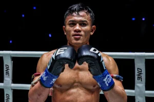 Panpayak VS Lamnamoonlek at The Inner Circle 32 10