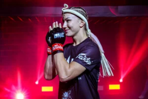 Zoe Neuschwander VS Susanti Ndapataka at The Inner Circle 32 26 1