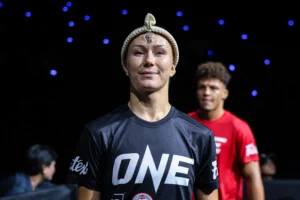 Zoe Neuschwander VS Susanti Ndapataka at The Inner Circle 32 28