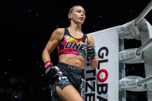 Zoe Neuschwander VS Susanti Ndapataka at The Inner Circle 32 30